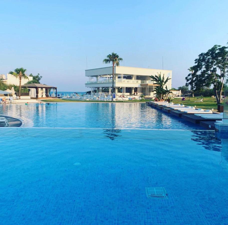 So White Beach Resort Aya Napa Dış mekan fotoğraf